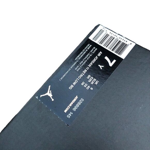 Rare 2017 air jordan 11 retro low iridescent 'Emerald' size 7 WITH BOX - Picture 16 of 16